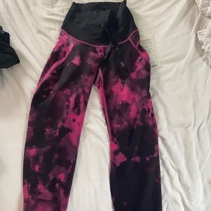 Lululemon Shake it out Crop NEW WITH TAGS